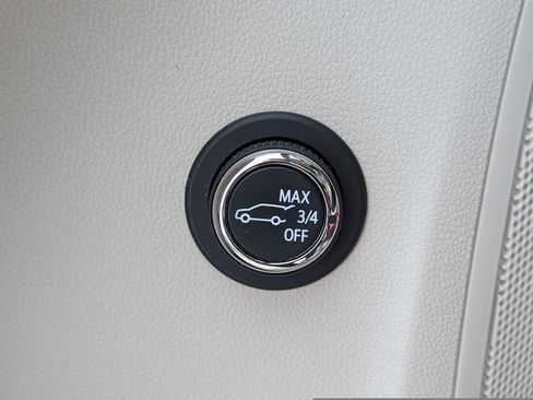 Used 2022 Buick Envision Essence w/ Safety Package AWD/4WD image 33
