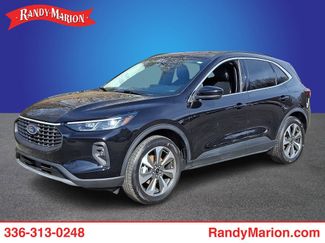 Used 2025 Ford Escape Platinum w/ Class II Trailer Tow Package video 1