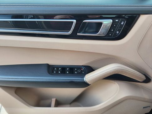 Used 2023 Porsche Cayenne GTS image 18