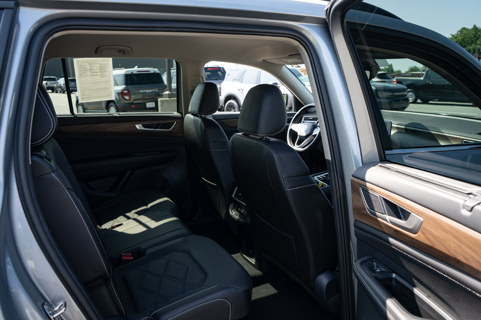 Used 2026 Volkswagen Atlas SE FWD image 21