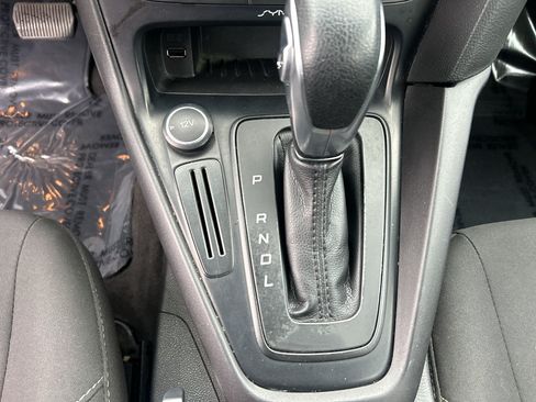Used 2017 Ford Focus SE FWD image 19