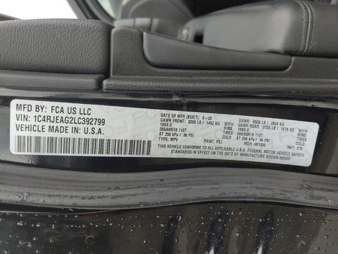 Used 2020 Jeep Grand Cherokee Laredo w/ Laredo X Package RWD image 33