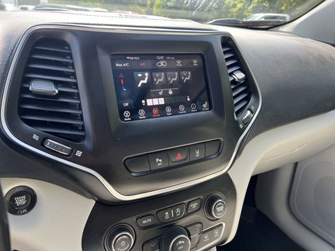 Used 2021 Jeep Cherokee Latitude Plus w/ Sun & Sound Group image 13