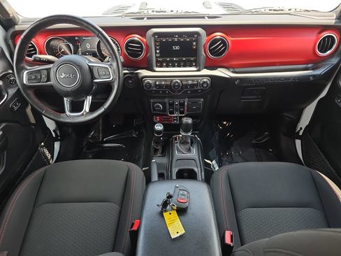 Used 2023 Jeep Wrangler Unlimited Rubicon w/ Cold Weather Group AWD/4WD image 13
