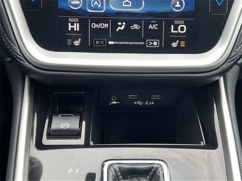 Certified 2022 Subaru Outback Limited image 7