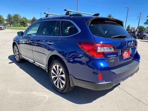 Used 2017 Subaru Outback 3.6R Touring AWD/4WD image 3