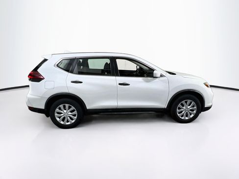 Used 2018 Nissan Rogue S AWD/4WD image 4