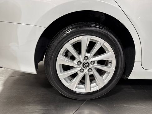Used 2022 Toyota Camry LE FWD image 13