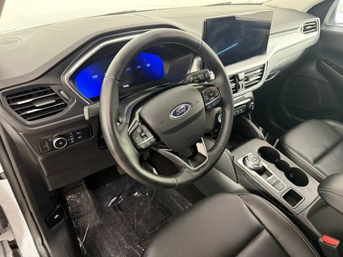 Used 2025 Ford Escape Platinum AWD/4WD image 15