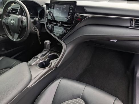 Used 2024 Toyota Camry SE image 30