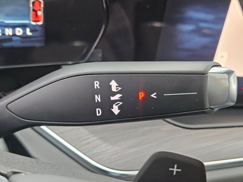 New 2026 Chevrolet Suburban Z71 w/ Z71 Off-Road Package image 14