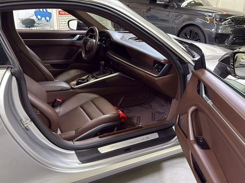 Used 2021 Porsche 911 Carrera 4S AWD/4WD image 17