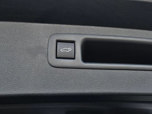 Certified 2026 Toyota Highlander Limited AWD/4WD image 27