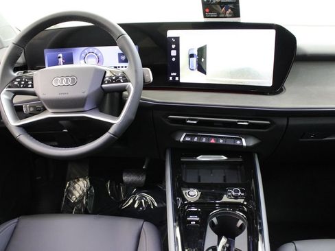New 2026 Audi Q3 quattro 2.0T AWD/4WD image 9