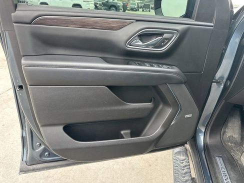 Used 2021 Chevrolet Tahoe Z71 w/ Z71 Signature Package image 43