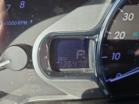 Used 2014 Toyota Sienna XLE image 19