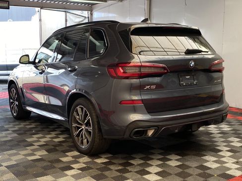 Used 2022 BMW X5 xDrive40i w/ M Sport Package AWD/4WD image 4