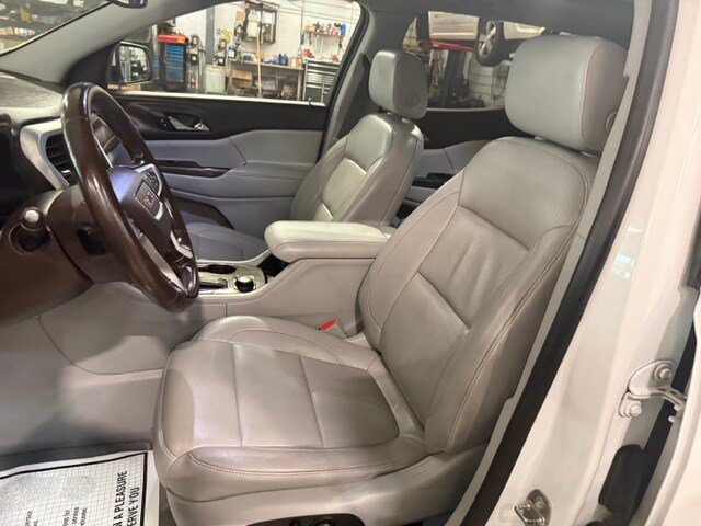 Used 2017 GMC Acadia SLT AWD/4WD image 47