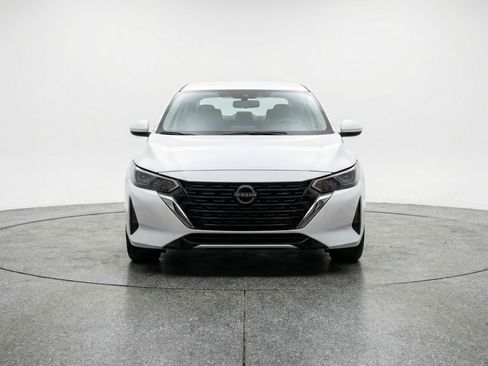 Used 2025 Nissan Sentra SV image 2