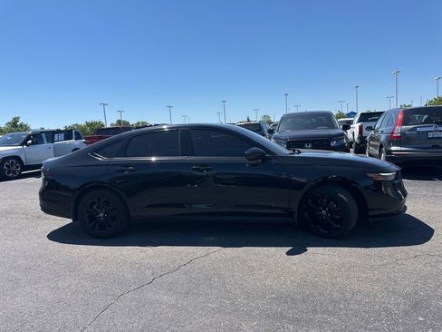Used 2025 Honda Accord SE image 12