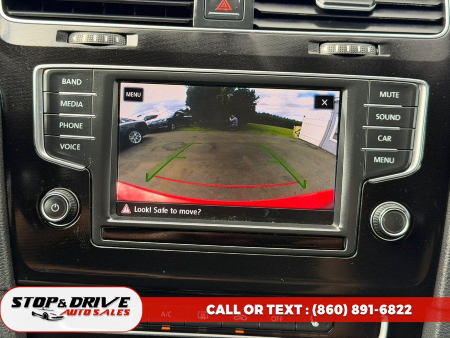 Used 2017 Volkswagen GTI SE FWD image 11