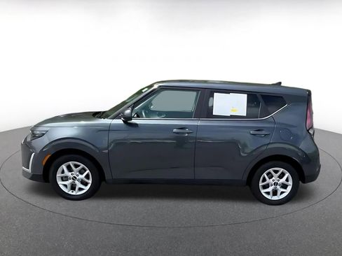 Used 2025 Kia Soul LX w/ LX Technology Package image 9