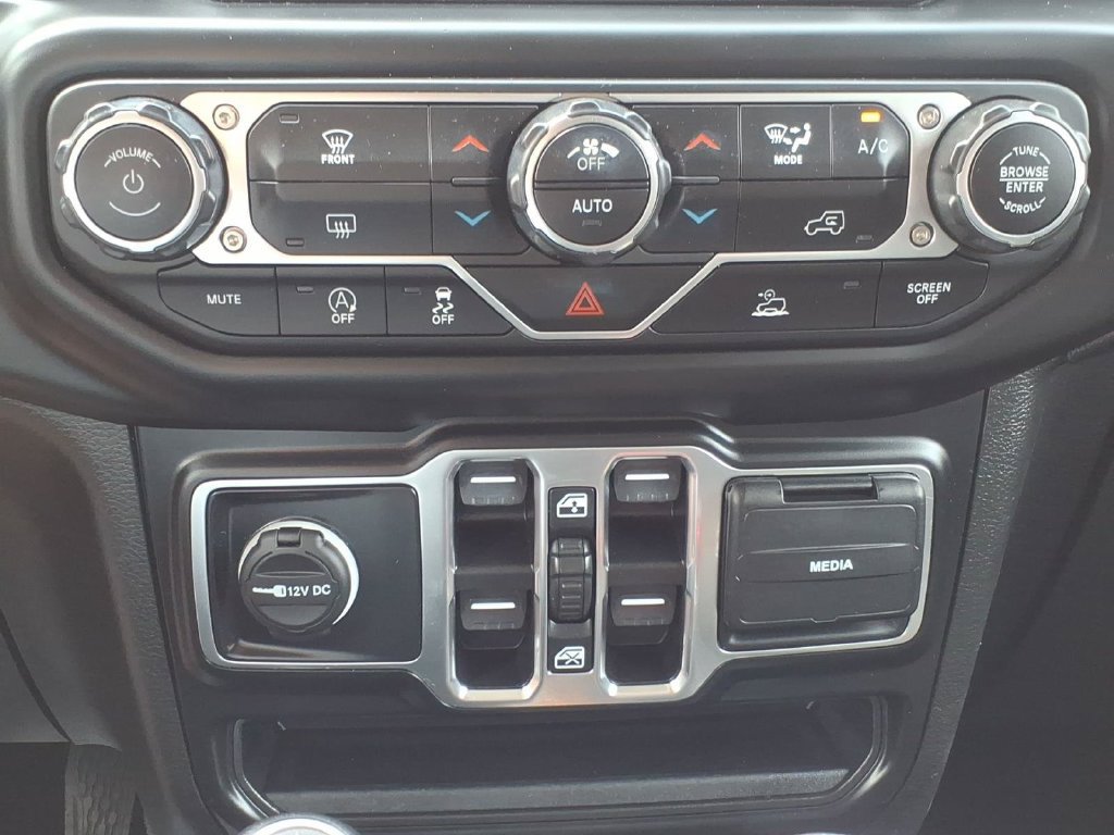 Used 2022 Jeep Wrangler Unlimited Sport AWD/4WD image 17