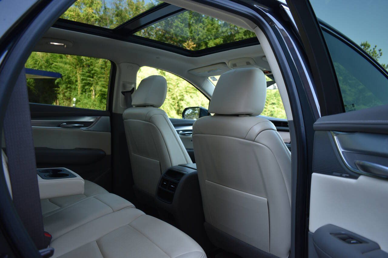Used 2021 Cadillac XT5 Premium Luxury AWD/4WD image 12