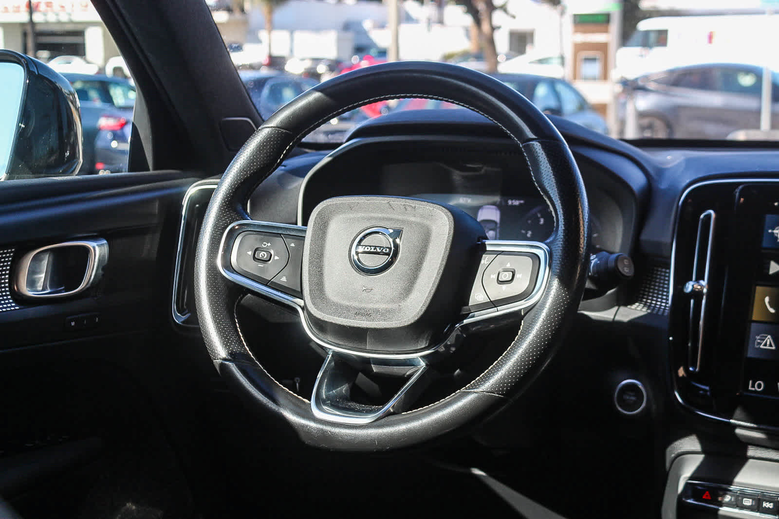 Used 2021 Volvo XC40 T5 R-Design AWD/4WD image 19