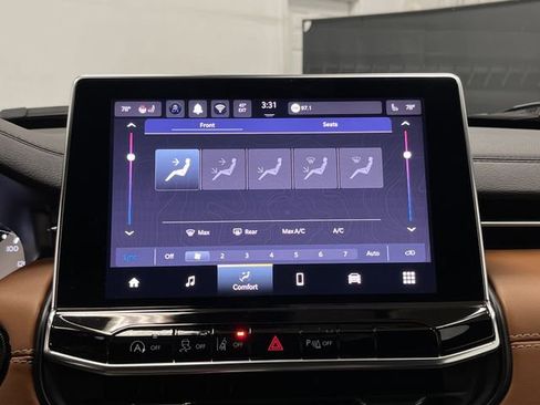 Certified 2024 Jeep Compass Limited image 17