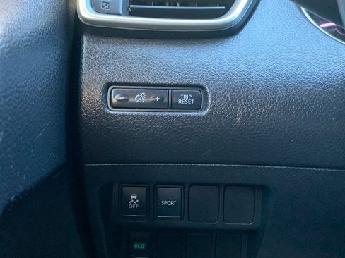 Used 2015 Nissan Rogue S image 19