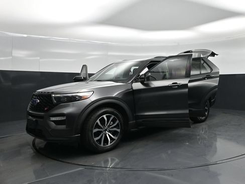 Used 2020 Ford Explorer ST w/ Premium Technology Package AWD/4WD image 33