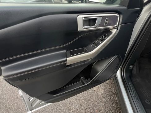 Used 2023 Ford Explorer XLT w/ Equipment Group 202A image 19
