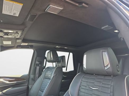 Certified 2023 Cadillac Escalade Sport Platinum w/ Heavy-Duty Trailer Package AWD/4WD image 19