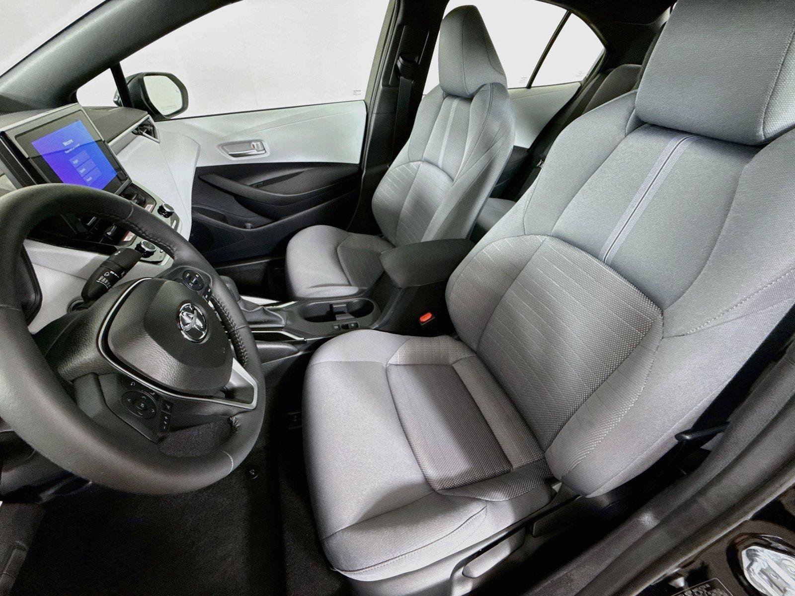Used 2026 Toyota Corolla SE FWD image 11