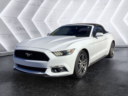 Used 2016 Ford Mustang Premium image 3