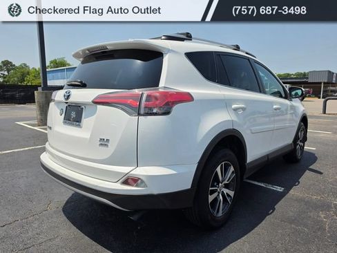 Used 2017 Toyota RAV4 XLE AWD/4WD image 7
