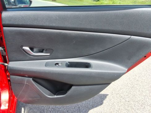 Used 2021 Hyundai Elantra SEL FWD image 24