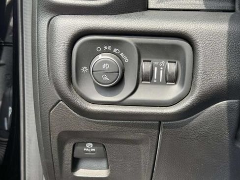 Used 2019 RAM 1500 Big Horn AWD/4WD image 18
