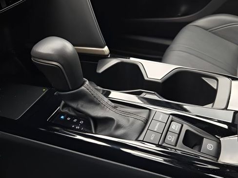 Used 2025 Toyota Camry XSE FWD image 26