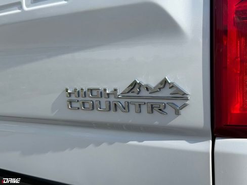 Used 2019 Chevrolet Silverado 1500 High Country w/ Technology Package AWD/4WD image 15