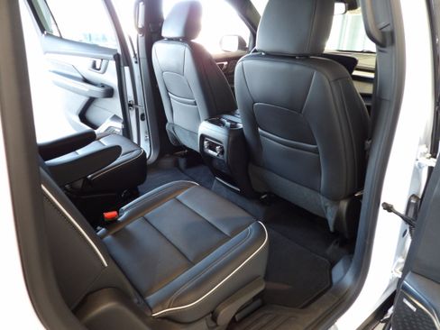 Used 2025 Buick Enclave Preferred image 23