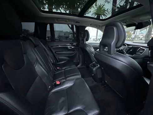Used 2018 Volvo XC90 T6 Momentum w/ Convenience Package image 12