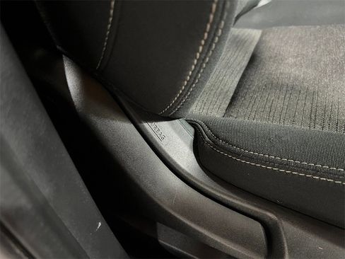 Used 2021 Nissan Rogue SV image 14