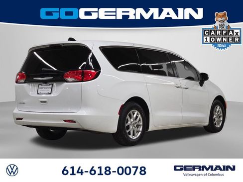 Used 2022 Chrysler Voyager LX image 9