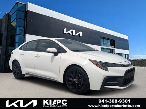Used 2021 Toyota Corolla XSE FWD image 1