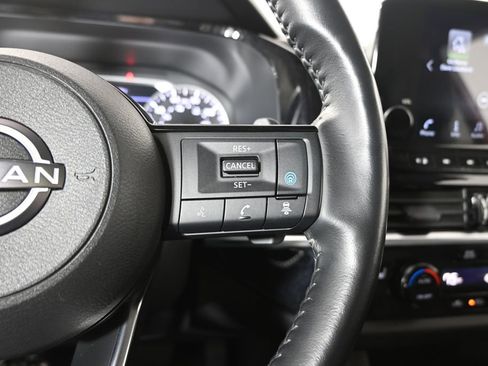 Used 2023 Nissan Pathfinder SL AWD/4WD image 35