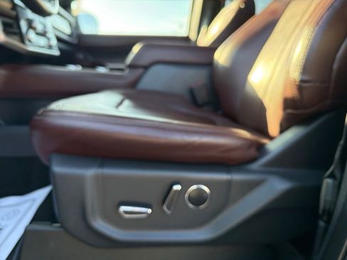 Used 2024 Ford Expedition Limited AWD/4WD image 31