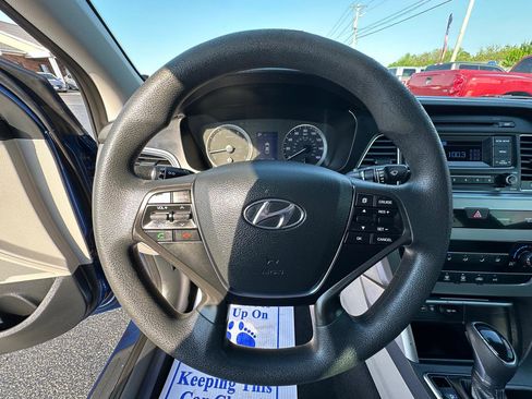 Used 2015 Hyundai Sonata SE image 12