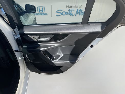 Used 2020 Jaguar XE S image 32